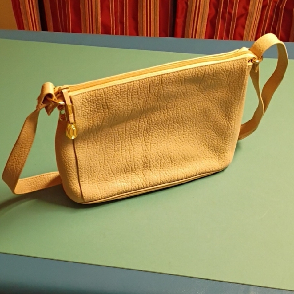 Leather Chic Beige Gold Tone Metal Shoulder/Crossbody Bag Granny Chic
